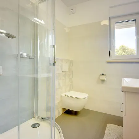 Mit Privatem Pool, Trampolin, Gym, Bbq, Darts, Tischfussball Holiday home Pula