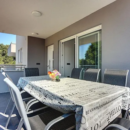 Mit Privatem Pool, Trampolin, Gym, Bbq, Darts, Tischfussball Holiday home